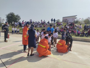 งานป้องกันและบรรเทาสาธารณภัย สำนักปลัดเทศบาล เทศบาลตำบลเขมราฐ เป็นวิทยากรอบรมให้ความรู้ เรื่องอัคคีภัยและซ้อมแผนการป้องกันอัคคีภัย ให้กับคณะครูและนักเรียนโรงเรียนอนุบาลพุทธเมตตาเขมราฐ